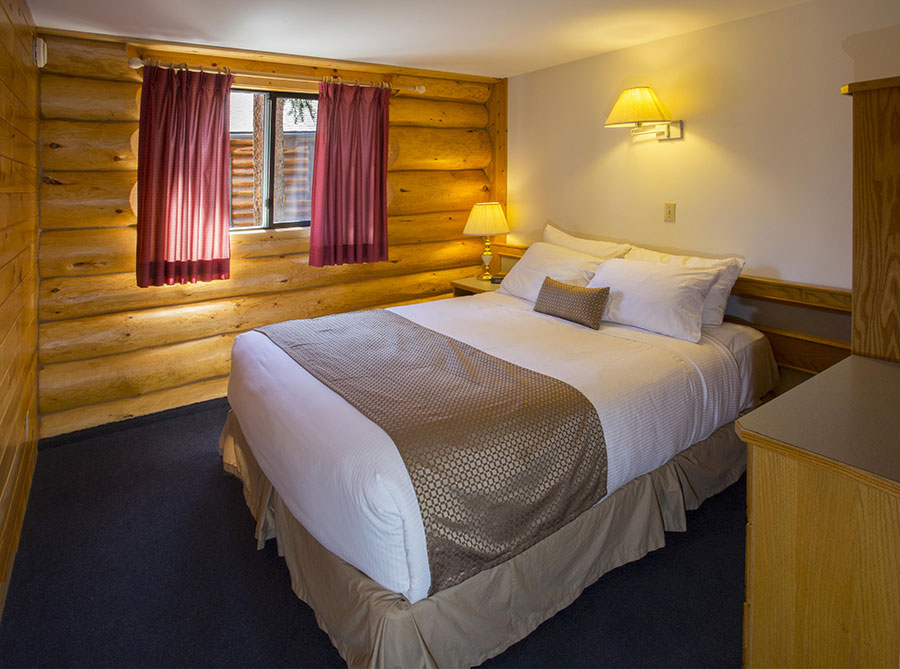 Jasper Deluxe Log Chalet for 4 Persons Becker’s Chalets