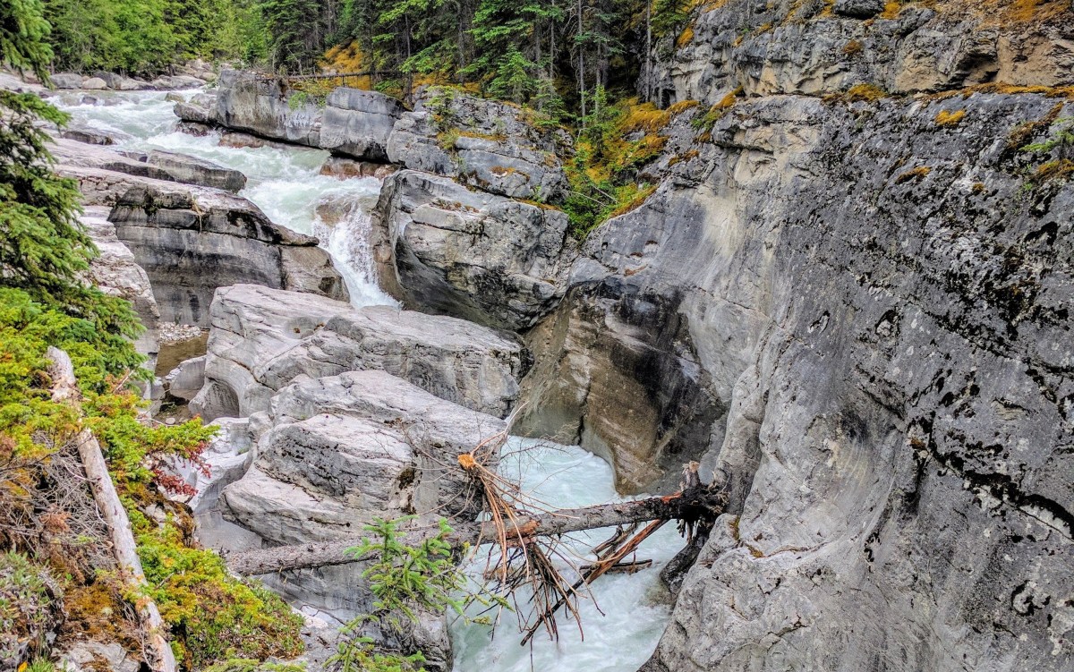 Maligne Canyon - Beckers Chalets Jasper